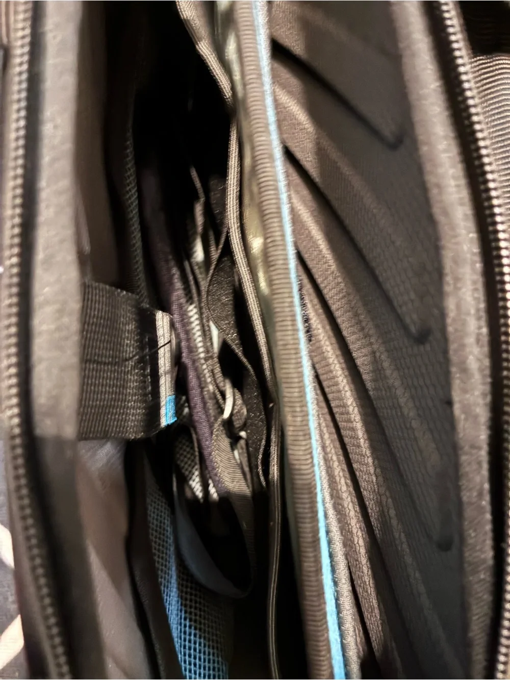 Thule Black Laptop Carry Strap with Padded Shoulder